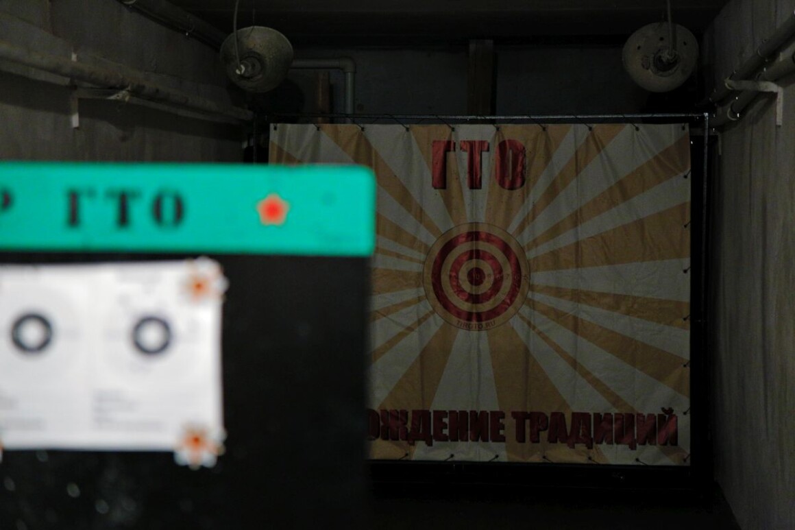 Пневматический мобильный тир ГТО для учебных заведений школ техникумов центров тестирования 010